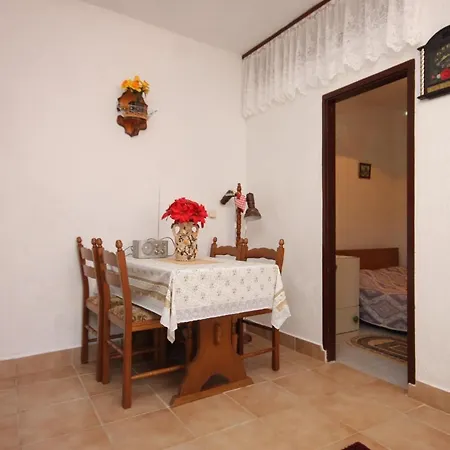 Apartament 382c *